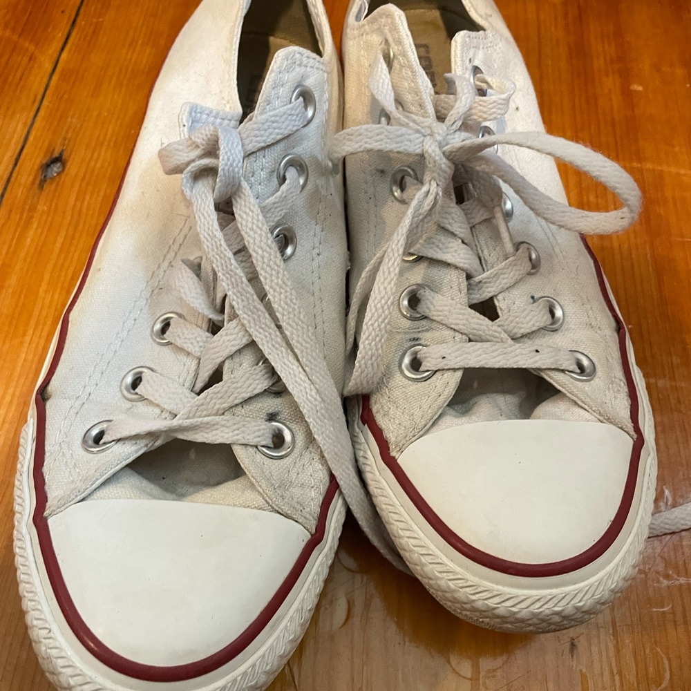 Low top white converse